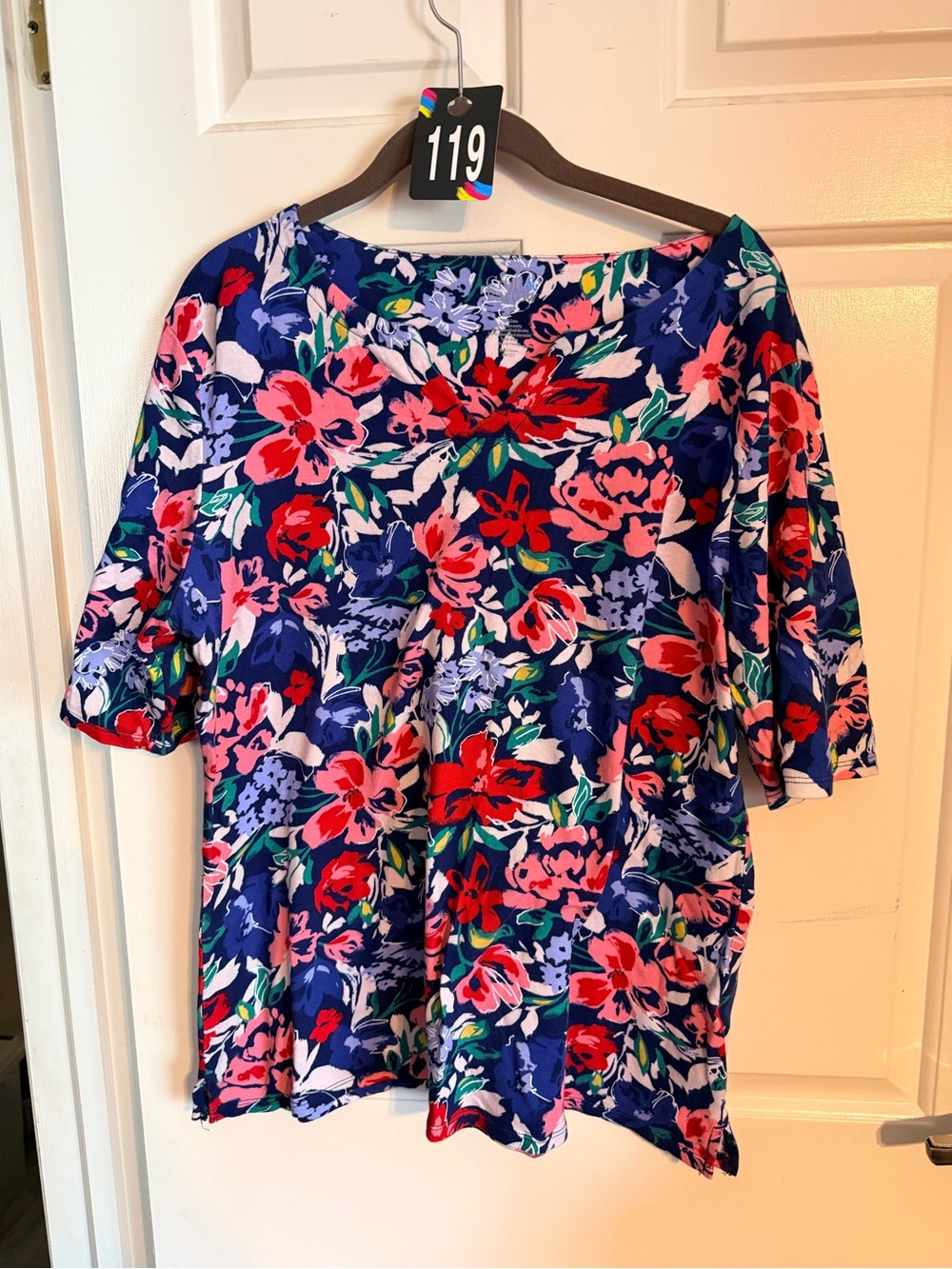 croft & barrow Navy Floral Tunic with Red and Pink Accents